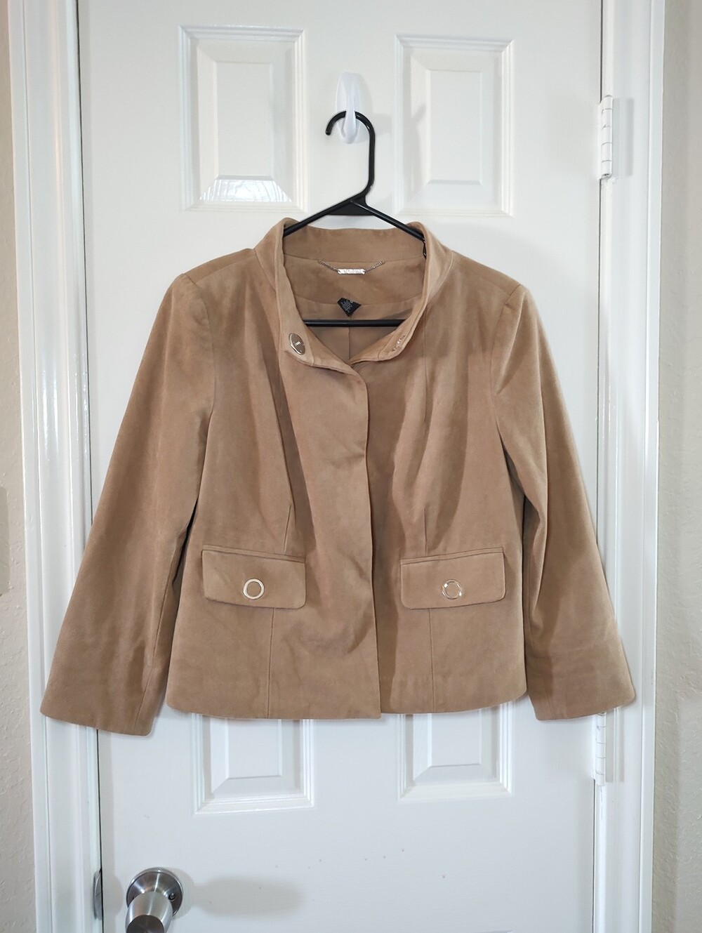 Chicos Black Label Tan Faux Suede Cropped Jacket Size 0, compares To Size 4-6